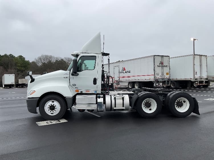 2019 International LT — photo 4