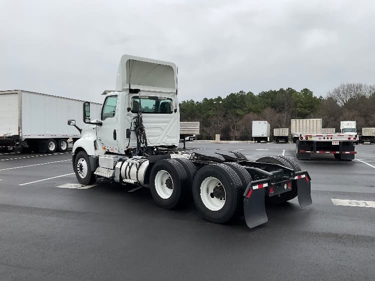 2019 International LT — photo 5