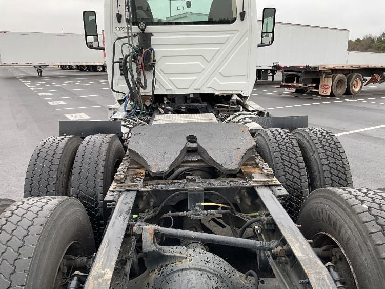 2019 International LT — photo 6