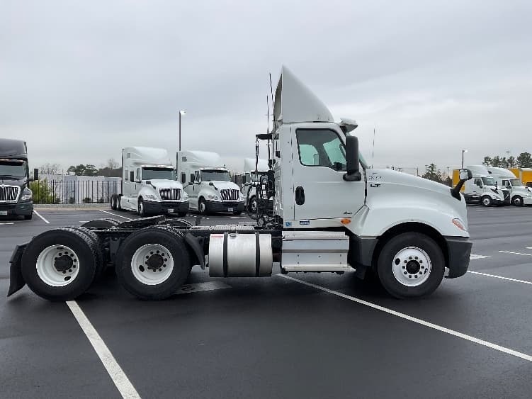 2019 International LT — photo 8