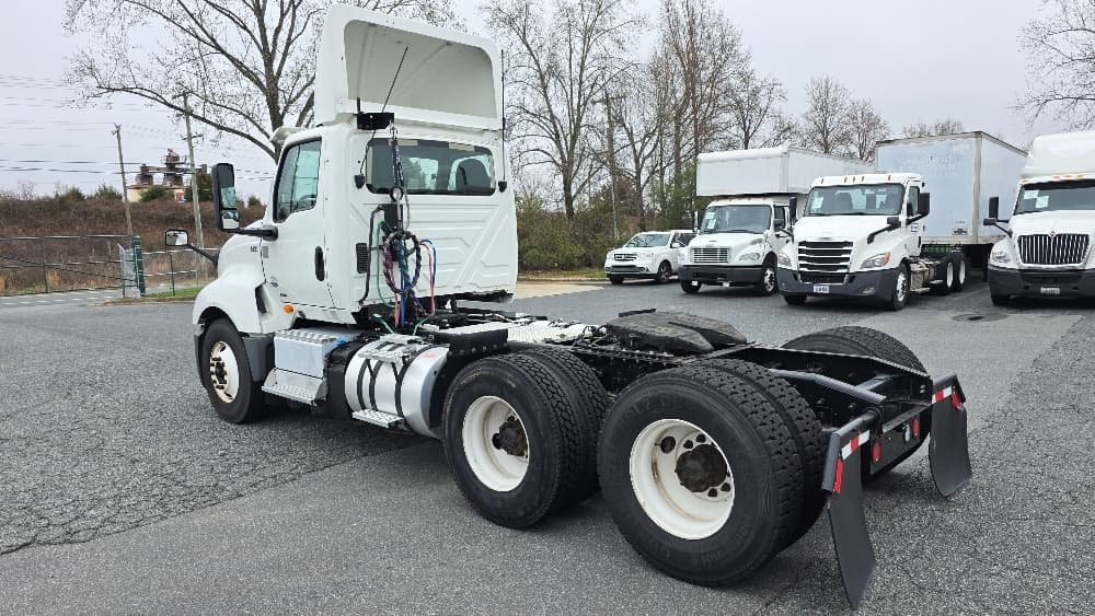 2019 International LT — photo 5