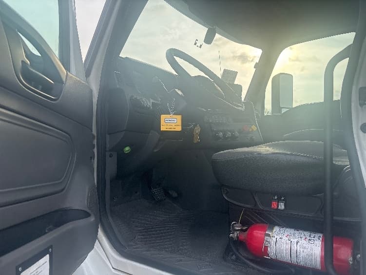 2019 International LT — photo 9