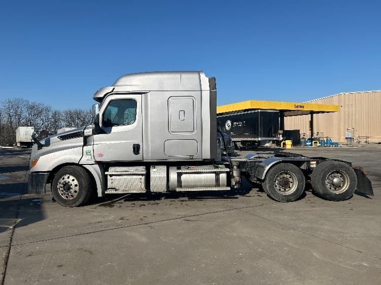 2020 Freightliner Cascadia — photo 4