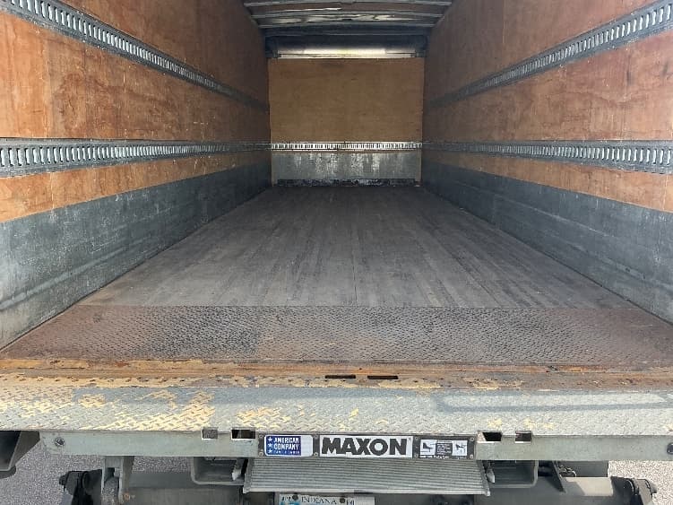 2020 Freightliner M2 106 — photo 10