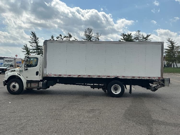 2020 Freightliner M2 106 — photo 4
