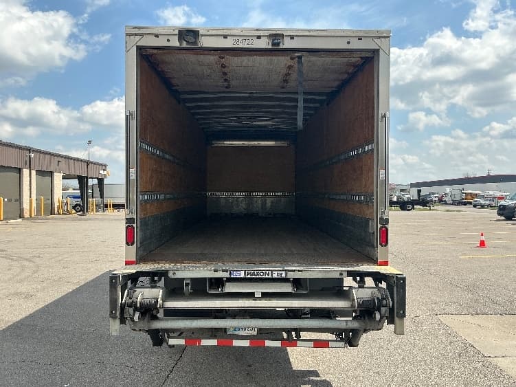 2020 Freightliner M2 106 — photo 8