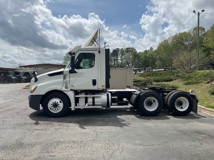 2020 Freightliner Cascadia — photo 4