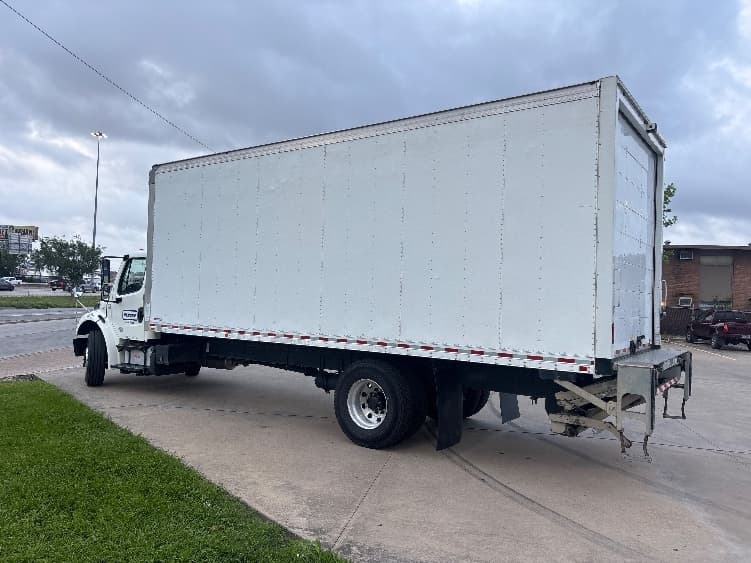 2020 Freightliner M2 106 — photo 6