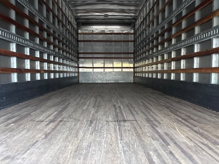 2020 Freightliner M2 106 — photo 9