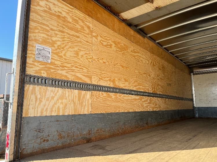 2020 Freightliner M2 106 — photo 10