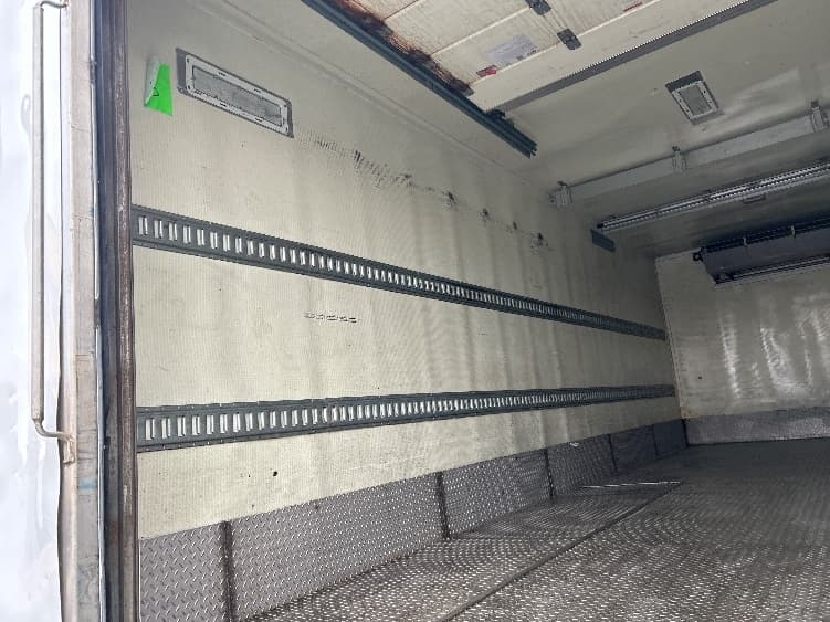 2020 Freightliner M2 106 — photo 10