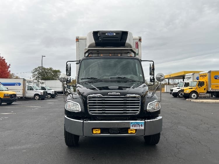2020 Freightliner M2 106 — photo 2