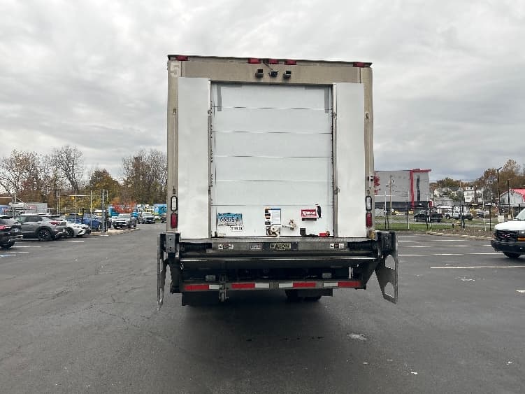 2020 Freightliner M2 106 — photo 7