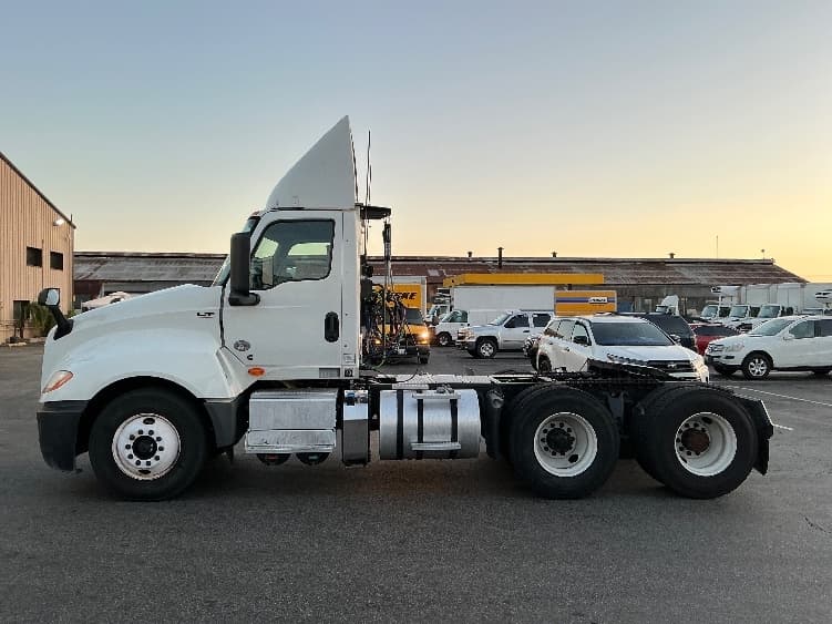 2020 International LT — photo 4