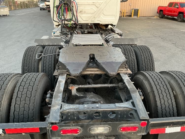 2020 International LT — photo 6