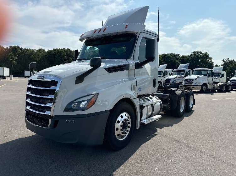 2020 Freightliner Cascadia — photo 3