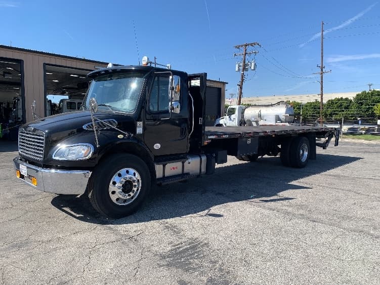 2020 Freightliner M2 106 — photo 3