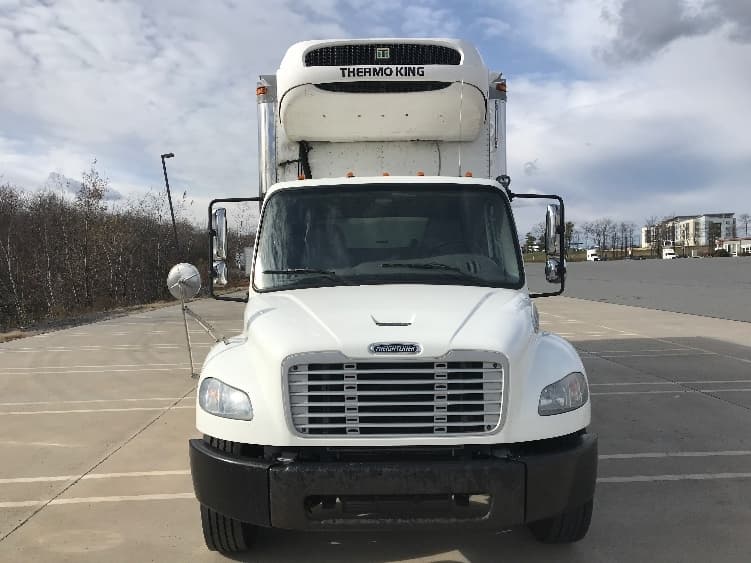 2020 Freightliner M2 106 — photo 2