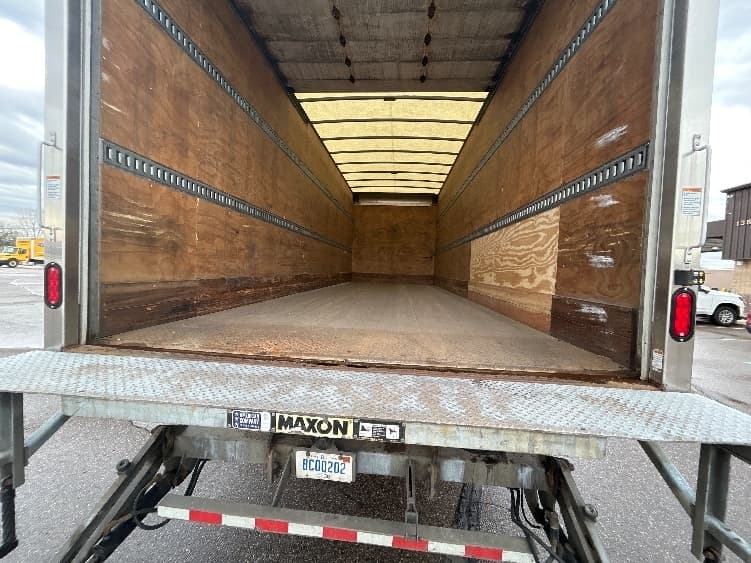 2020 Freightliner M2 106 — photo 10