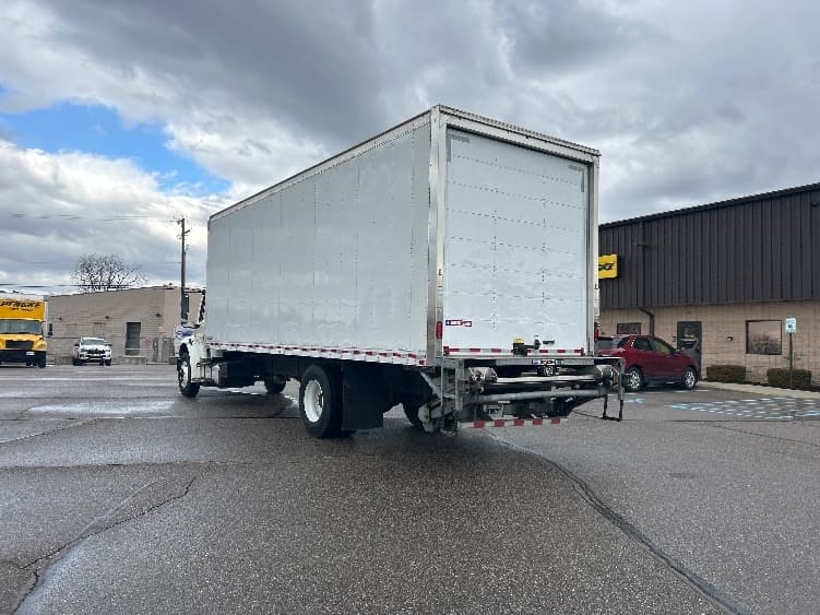 2020 Freightliner M2 106 — photo 6