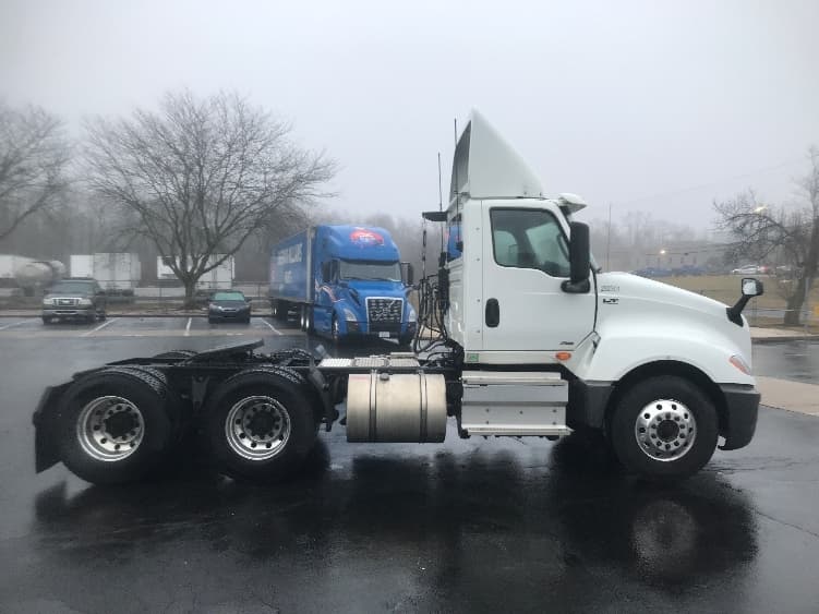 2020 International LT — photo 8