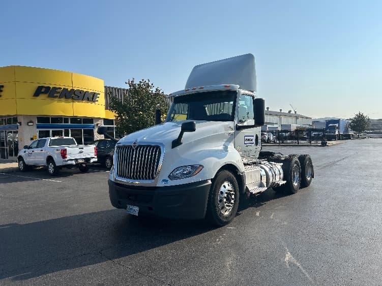 2020 International LT — photo 3