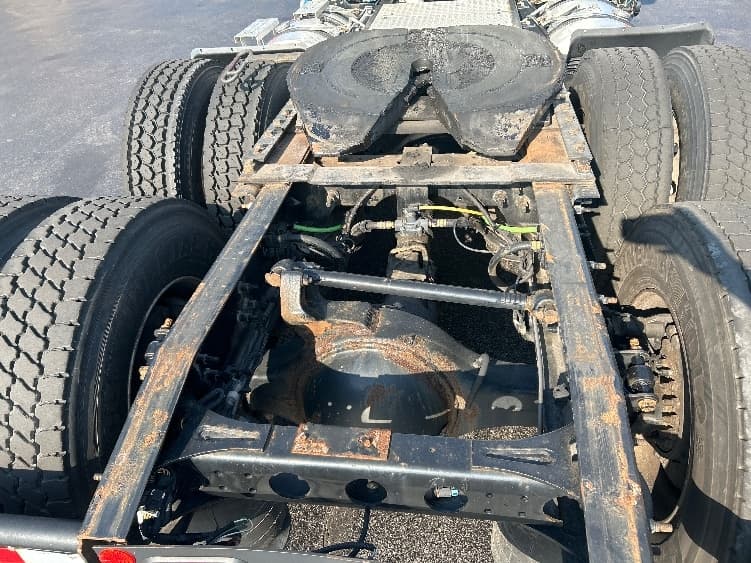 2020 International LT — photo 6