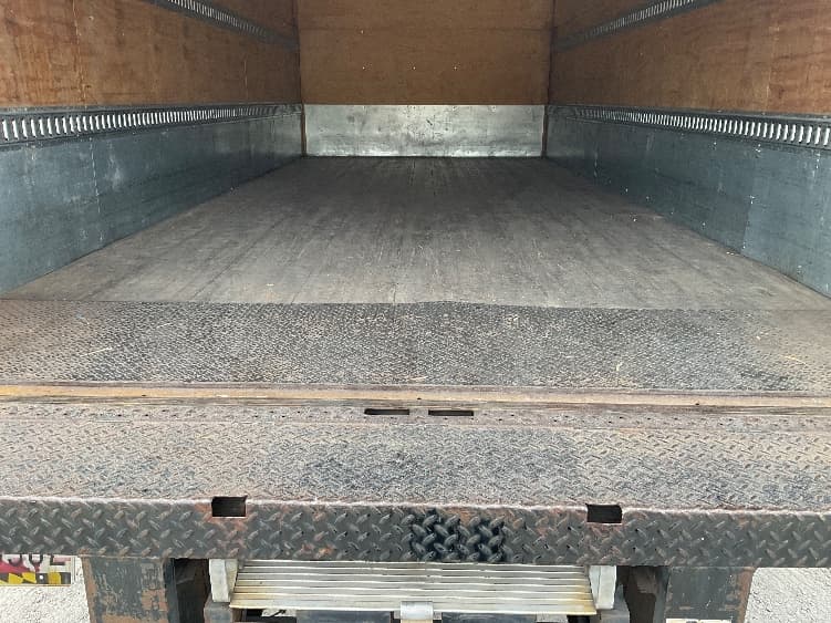 2020 Freightliner M2 106 — photo 9