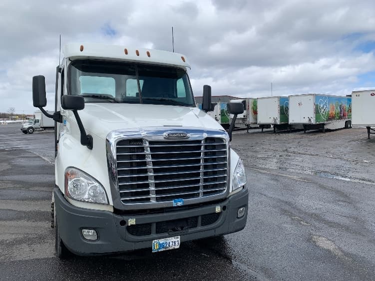 2020 Freightliner Cascadia — photo 2