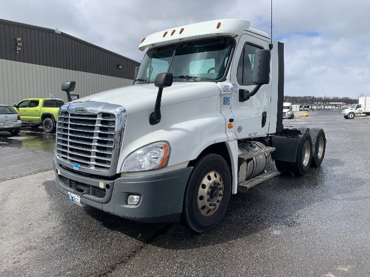 2020 Freightliner Cascadia — photo 3
