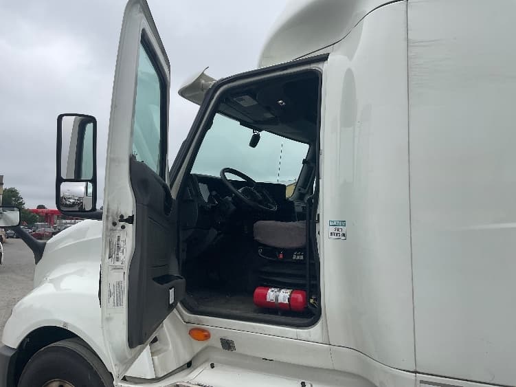 2020 International LT — photo 9