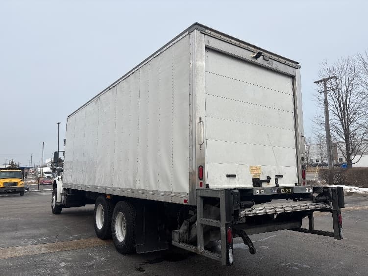 2020 Freightliner M2 106 — photo 6