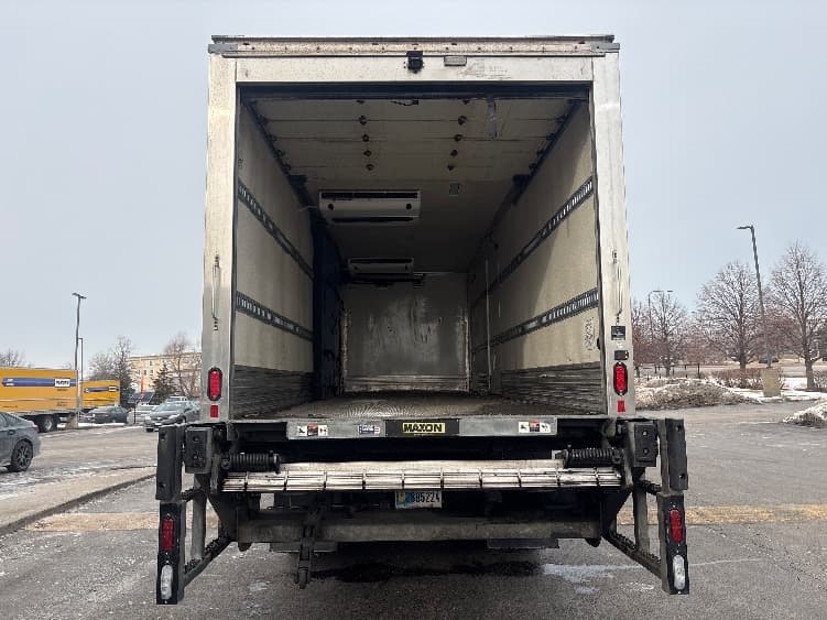 2020 Freightliner M2 106 — photo 8