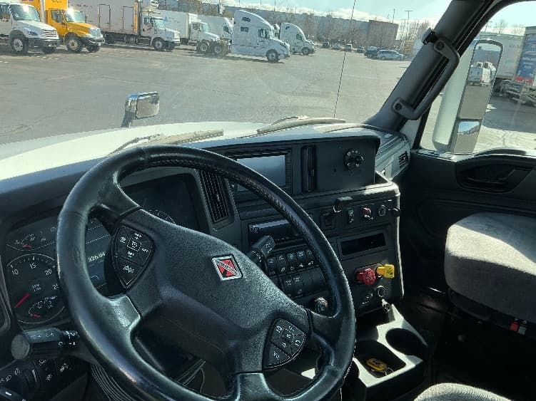 2020 International LT — photo 10