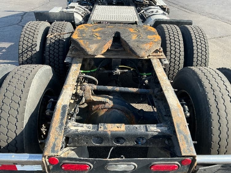 2020 International LT — photo 6