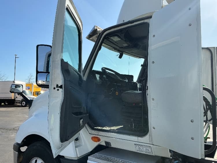 2020 International LT — photo 9