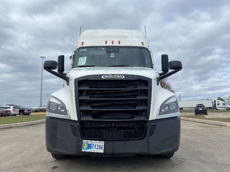 2023 Freightliner Cascadia — photo 2