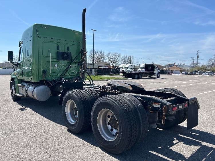 2020 Freightliner Cascadia — photo 5