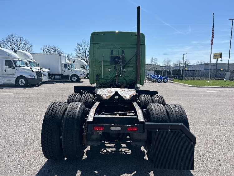 2020 Freightliner Cascadia — photo 6