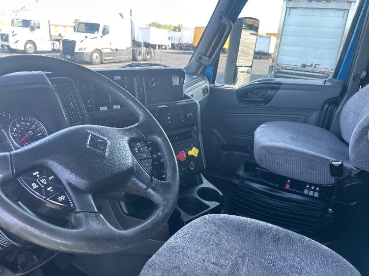 2020 International LT — photo 10