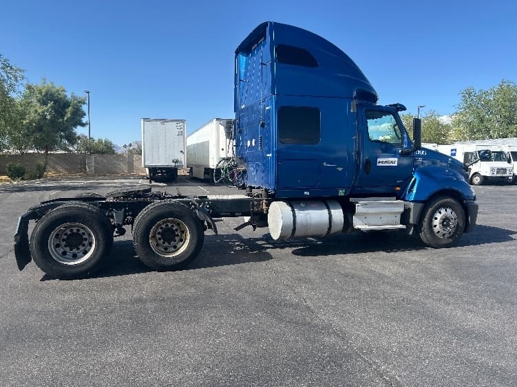 2020 International LT — photo 8