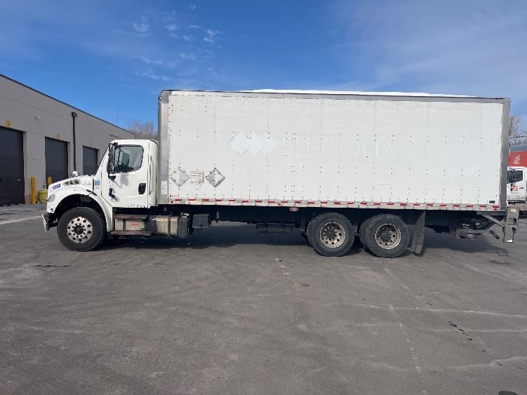 2020 Freightliner M2 106 — photo 4