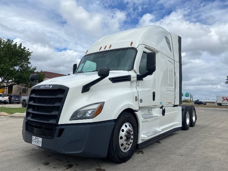2023 Freightliner Cascadia — photo 3