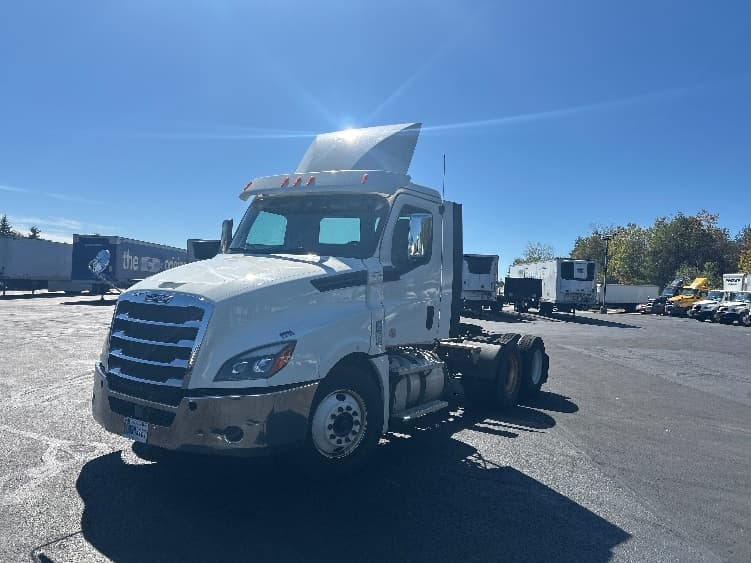 2020 Freightliner Cascadia — photo 3