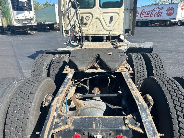 2020 Freightliner Cascadia — photo 6