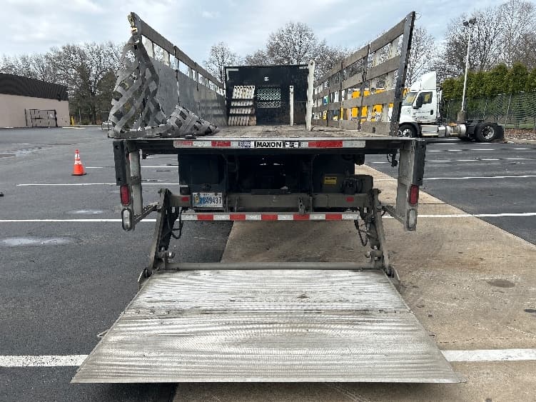 2020 Freightliner M2 106 — photo 8