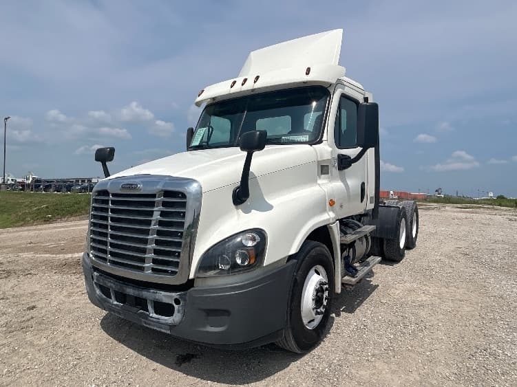 2018 Freightliner Cascadia — photo 3