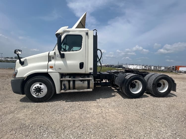 2018 Freightliner Cascadia — photo 4