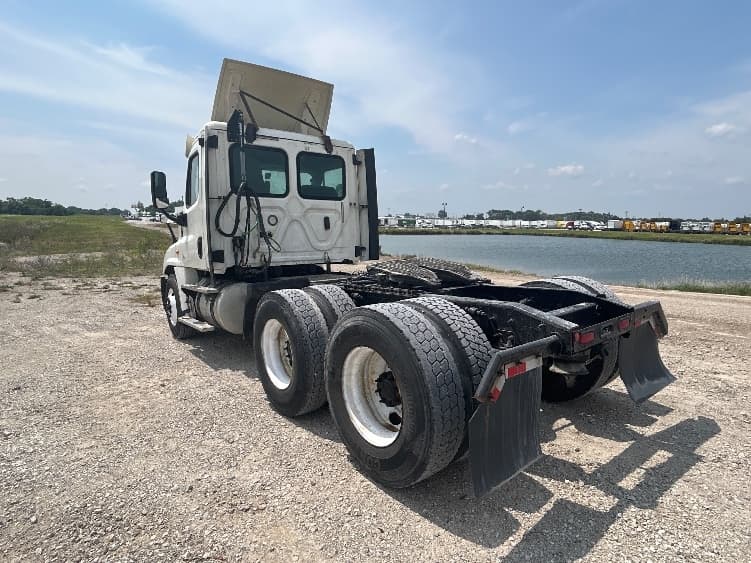 2018 Freightliner Cascadia — photo 5