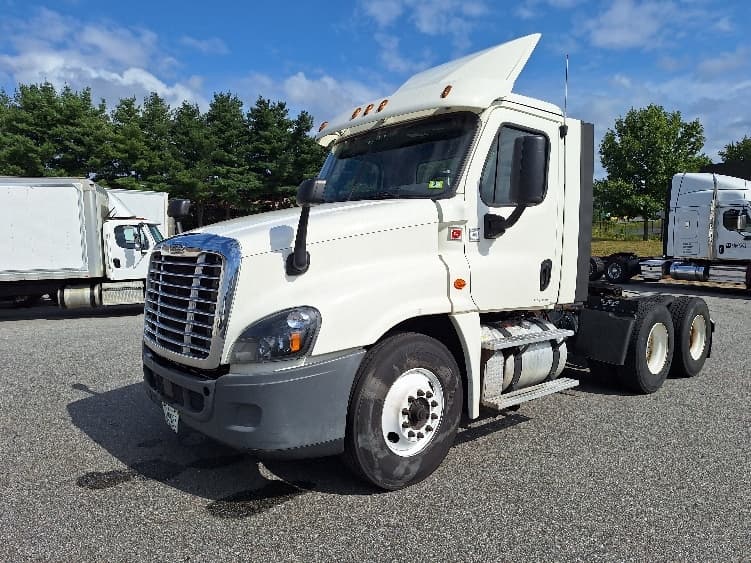 2018 Freightliner Cascadia — photo 3